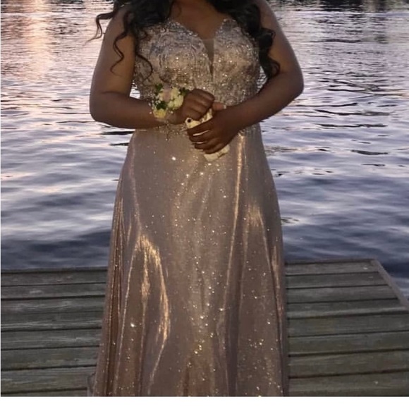 Dress - Picture 1 of 5